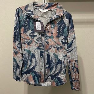 ✨2/$5 
petite zip up